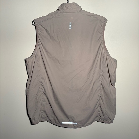 REI Co-Op Lightweight Reflective Vest - Picture 8 of 10